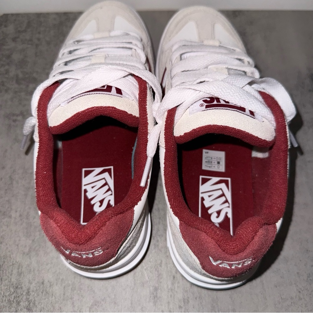 Vans Upland shoes in a White and Sun-Dried Tomato Red 6 Men’s / 7.5 Women’s - Picture 4 of 7